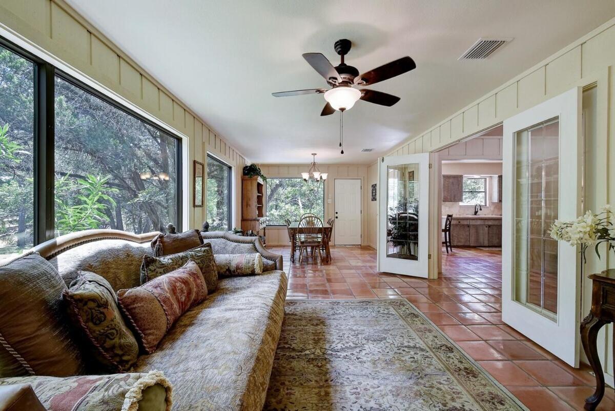 Messina Inn Wimberley Rom bilde